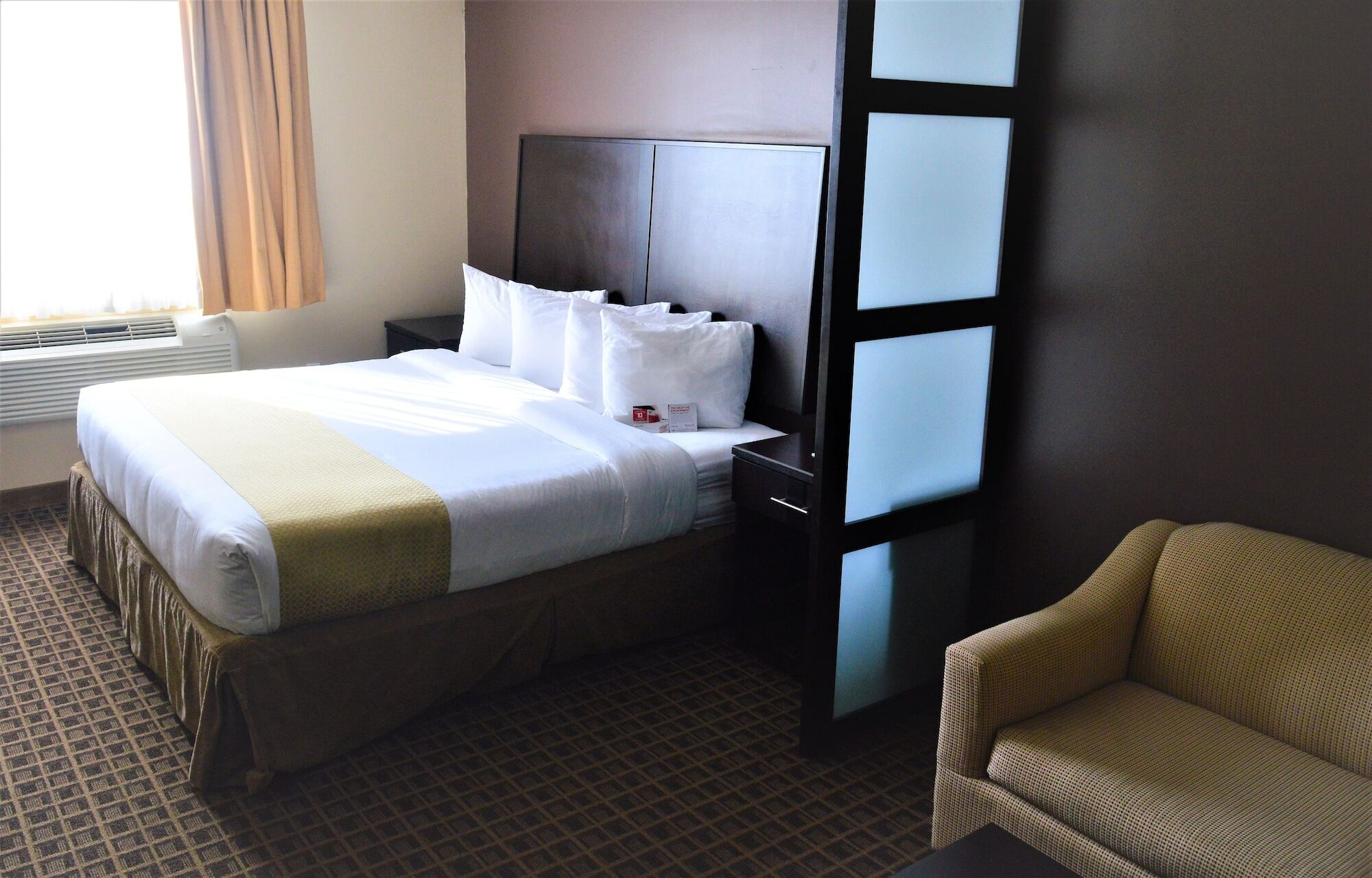 Ramada By Wyndham Cold Lake Ngoại thất bức ảnh