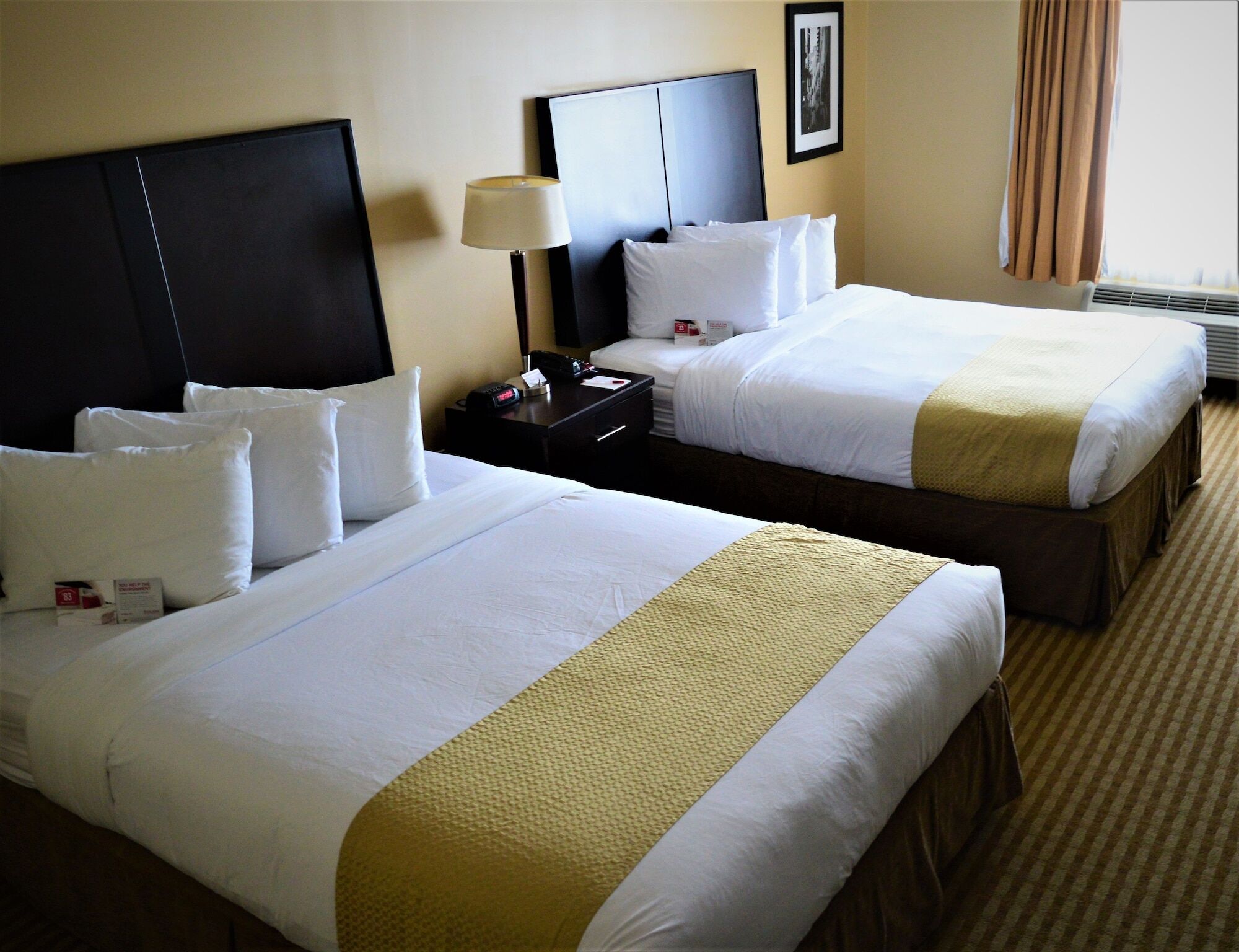 Ramada By Wyndham Cold Lake Ngoại thất bức ảnh